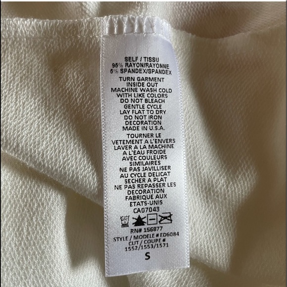 NWT Gypsy Sky shortsleeved wine lover white & red graphic T-shirt size small - Picture 8 of 8